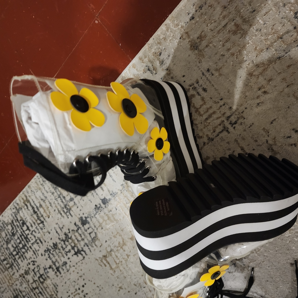 dELiA*s Black and Yellow Floral Platform Shoes